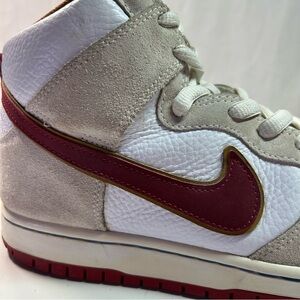 Nike SB Dunk High Pro Sail/Crimson. Size 10